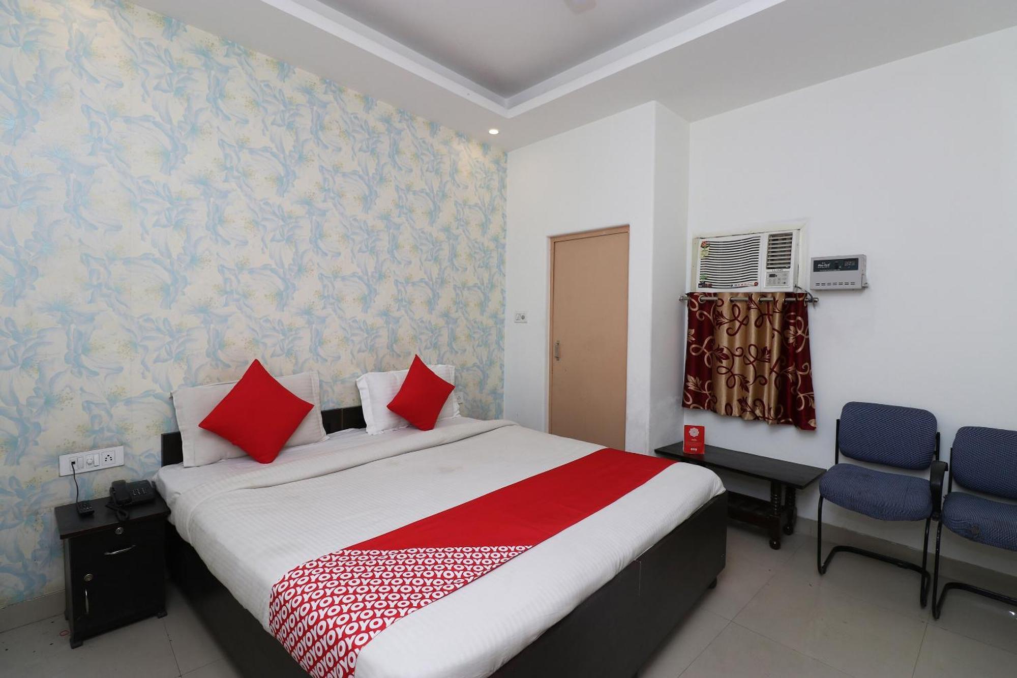 โอโย 11384 โฮเทล ไดมอนด์ สตาร์ Hotel นิวเดลี ภายนอก รูปภาพ
