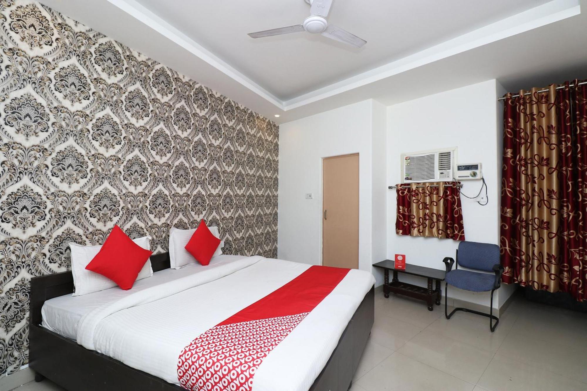 โอโย 11384 โฮเทล ไดมอนด์ สตาร์ Hotel นิวเดลี ภายนอก รูปภาพ
